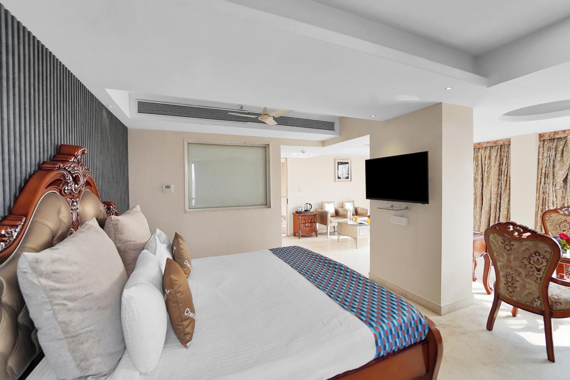 Junior Suite (Welcome Drink,Early checkin/Late Checkout (Subject to availability),20% Off on F&B, 15 % Discount on Laundry)